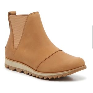 Sorel Harlow Chelsea boot in Light Brown-size 10